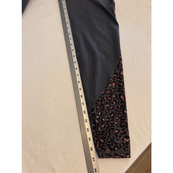 Victoria Sport Victoria's Secret Gray Leopard Print Mesh Athletic Leggings L/G - Picture 7 of 8